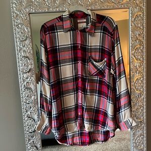 Vintage American Eagle plaid button up shirt size XL women’s. 100% Viscose.